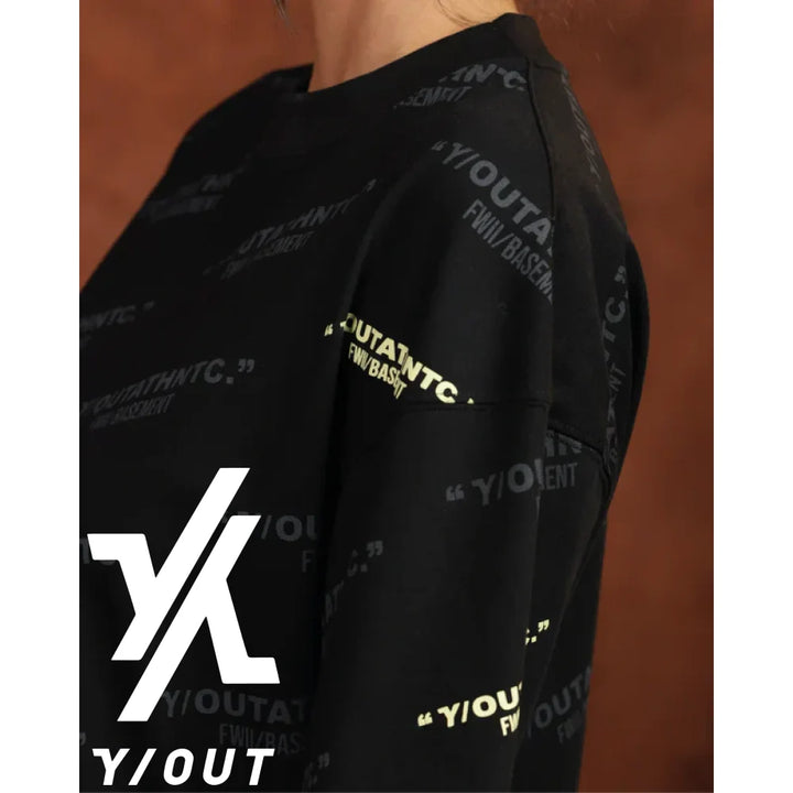 Akai T-Shirt Y/OUT Crop Top