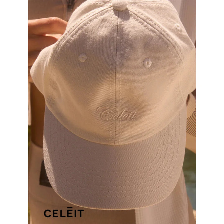 Celēit Woman Cap Top